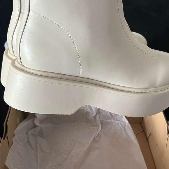 Elegant Beige Platform Heeled Boots - Picture 4 of 7